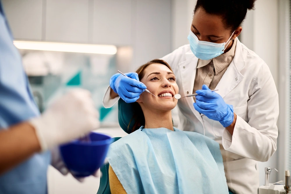 Which Option Is More Effective for Whiter Teeth: Laser Whitening or Trays Oxford?